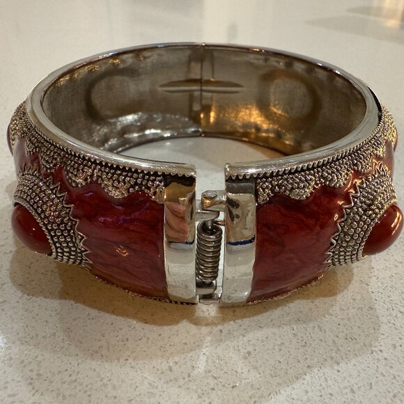 Large Hinged Clamper Bracelet - Picture 3 of 6